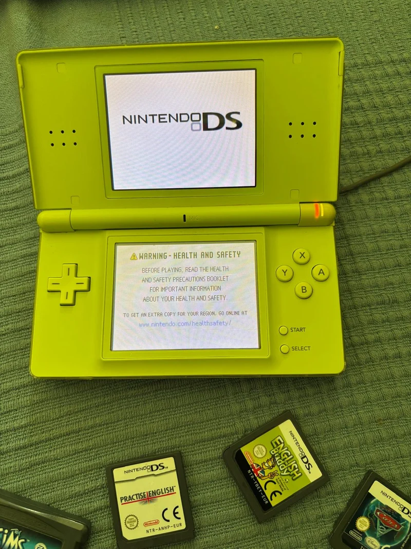 NINTENDO DS LITE