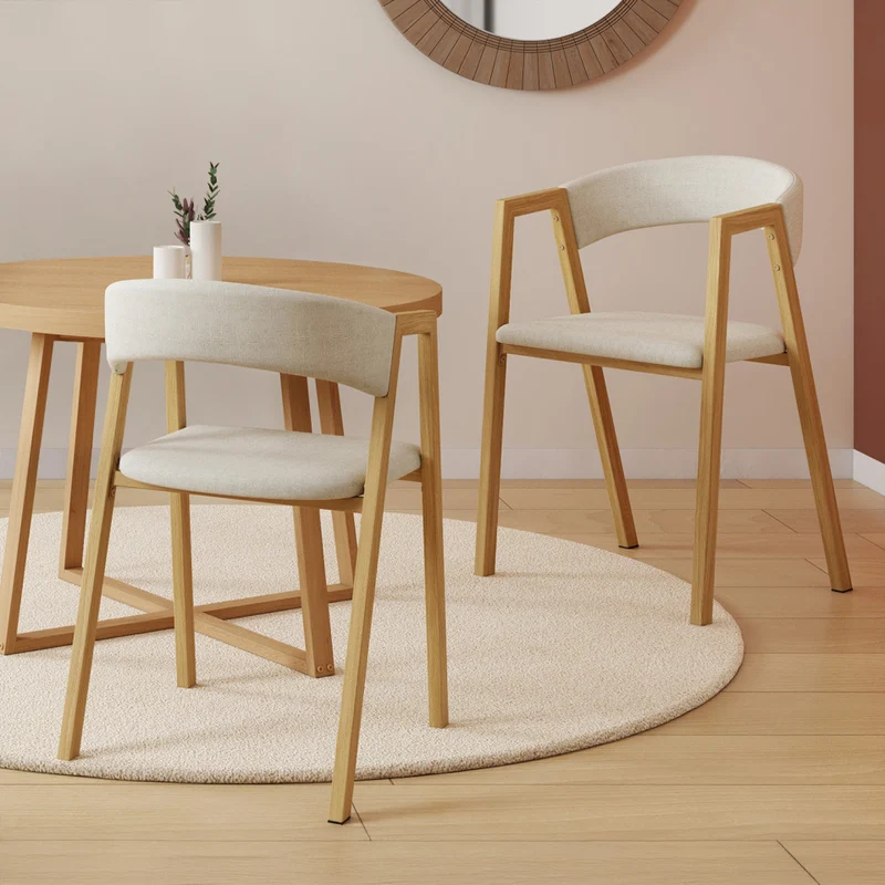Chaises Enola avec accoudoirs tissu beige pieds effet bois - lot de 4