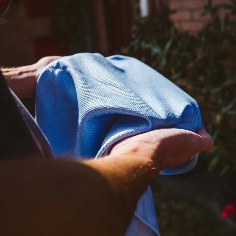 FACELIFT Microfibre en écaille de poisson Bleue